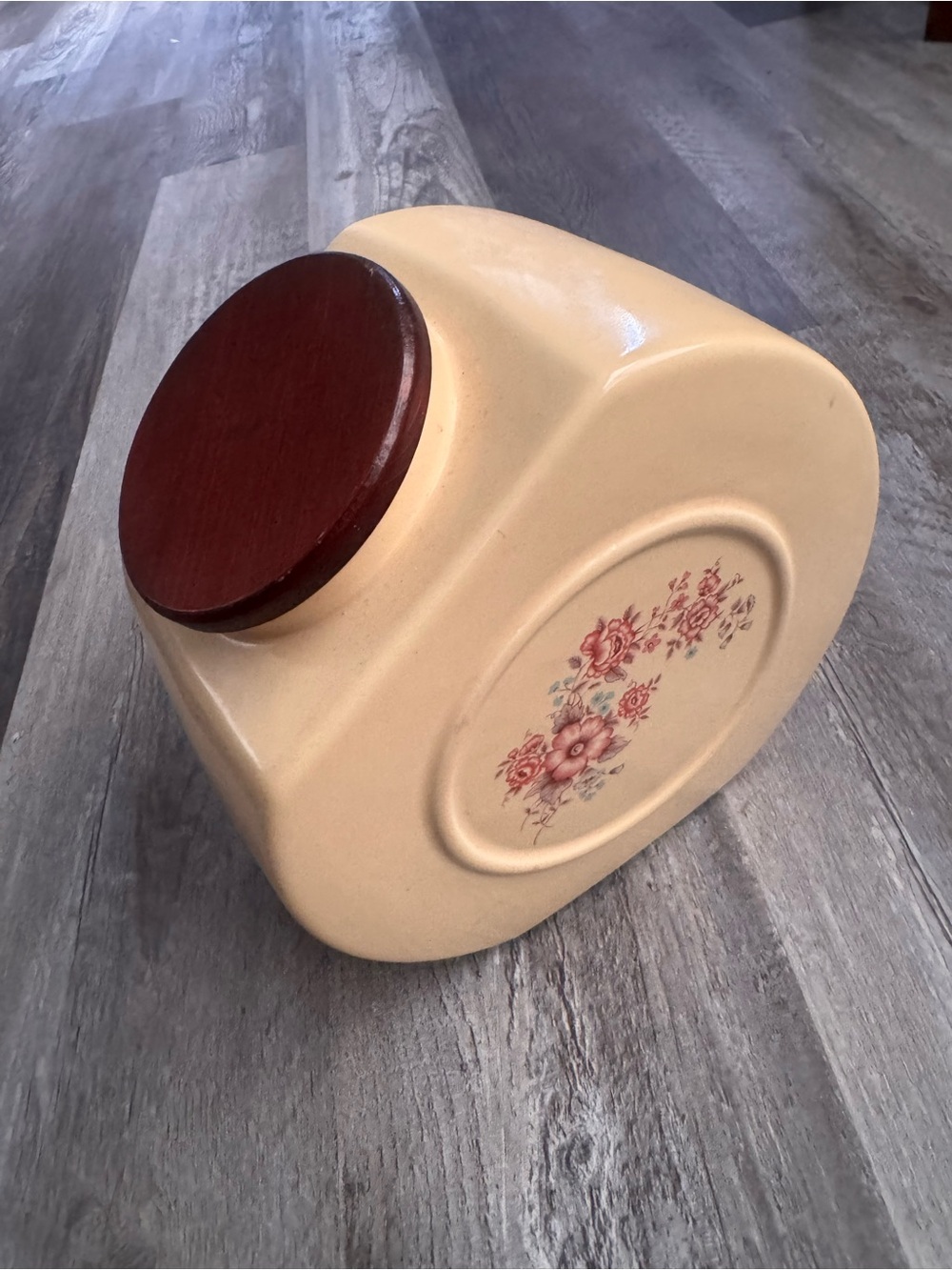 Cream Ceramic Decorative Canister with Floral Motif and Wood Lid